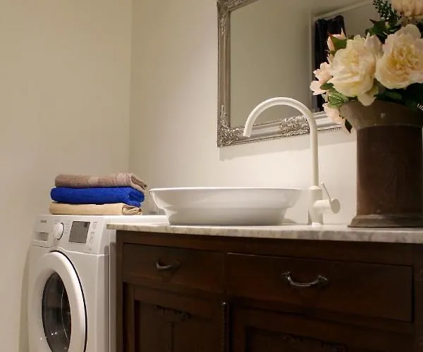 Austri 公寓式酒店 派尔努