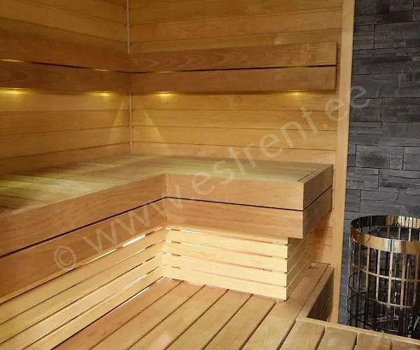 Austri Apartmanhotel 3*